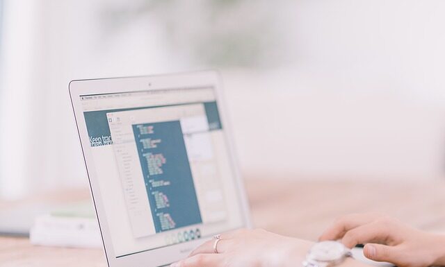 Chroń swoją prywatność w sieci! Nie daj się hejterom, złodziejom tożsamość, hakerom i przestrzegaj tych 4 elementów!